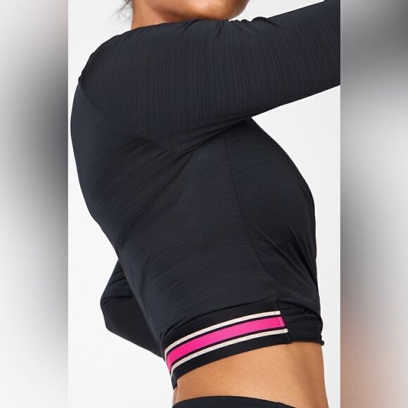 Fabletics Eco-Conscious Front Twist Long Sleeve Cropped Black Top, Size Medium - Picture 4 of 14